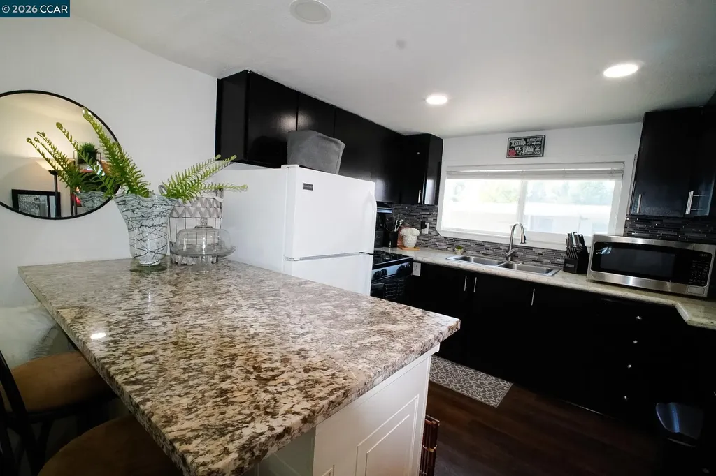 3875 Castro Valley Boulevard Castro Valley CA 94546