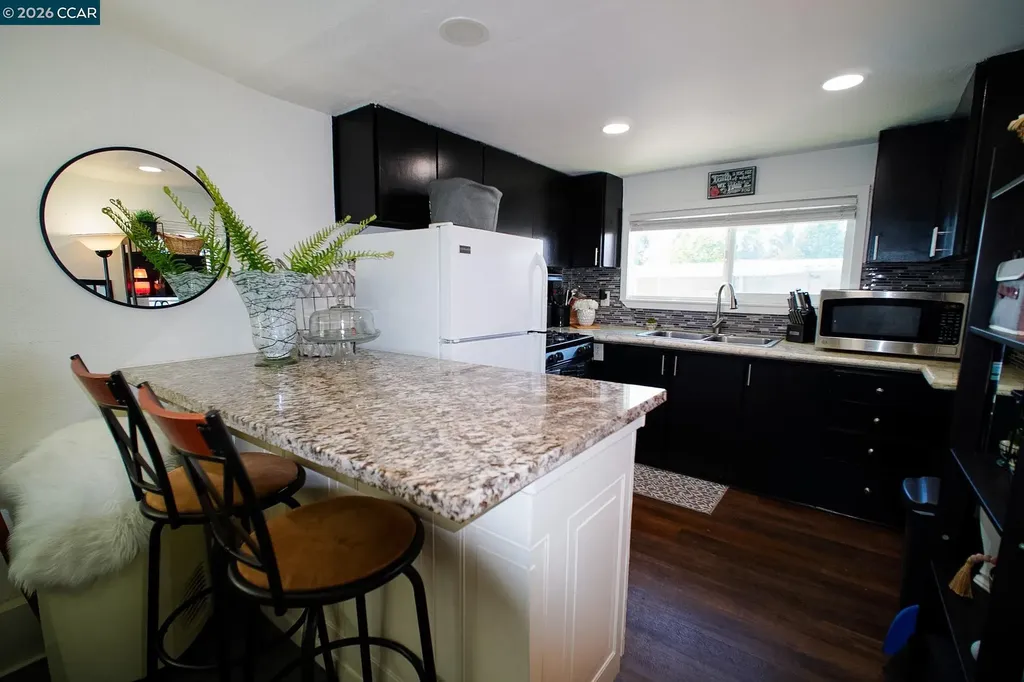 3875 Castro Valley Boulevard Castro Valley CA 94546