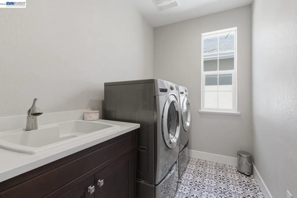 37515 Sea Bank Street Newark CA 94560