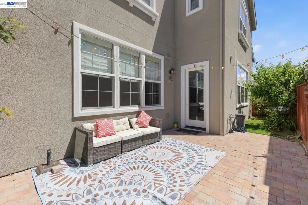 37515 Sea Bank Street Newark CA 94560