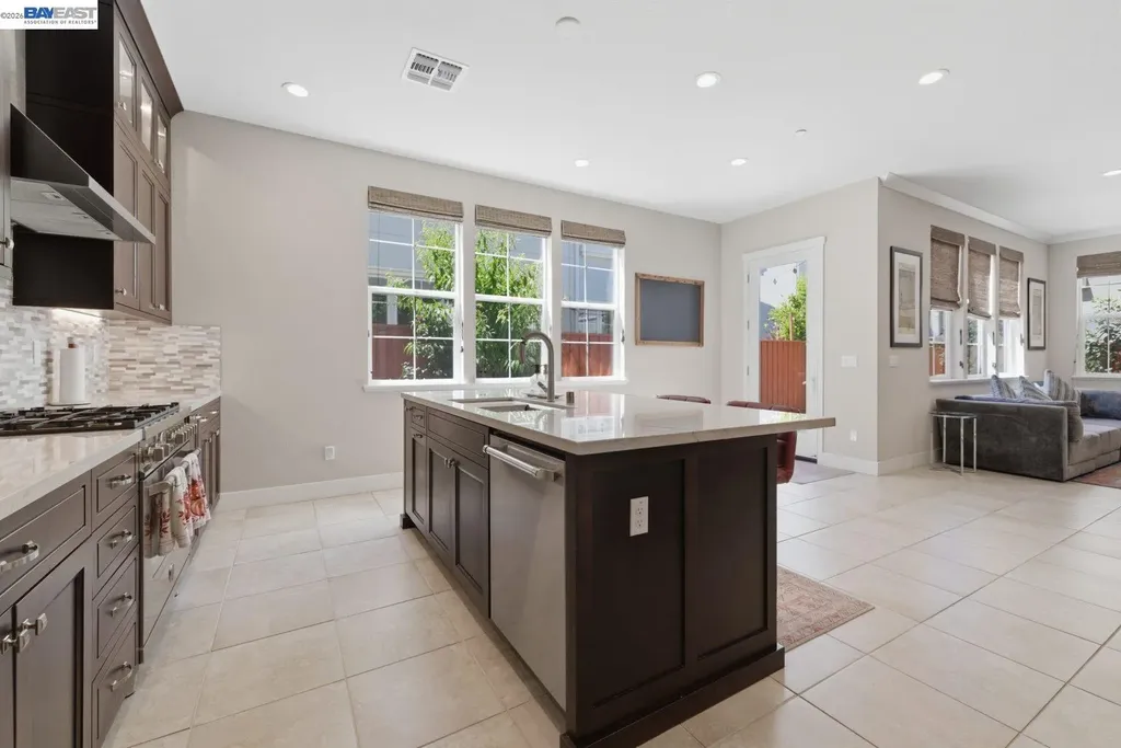 37515 Sea Bank Street Newark CA 94560