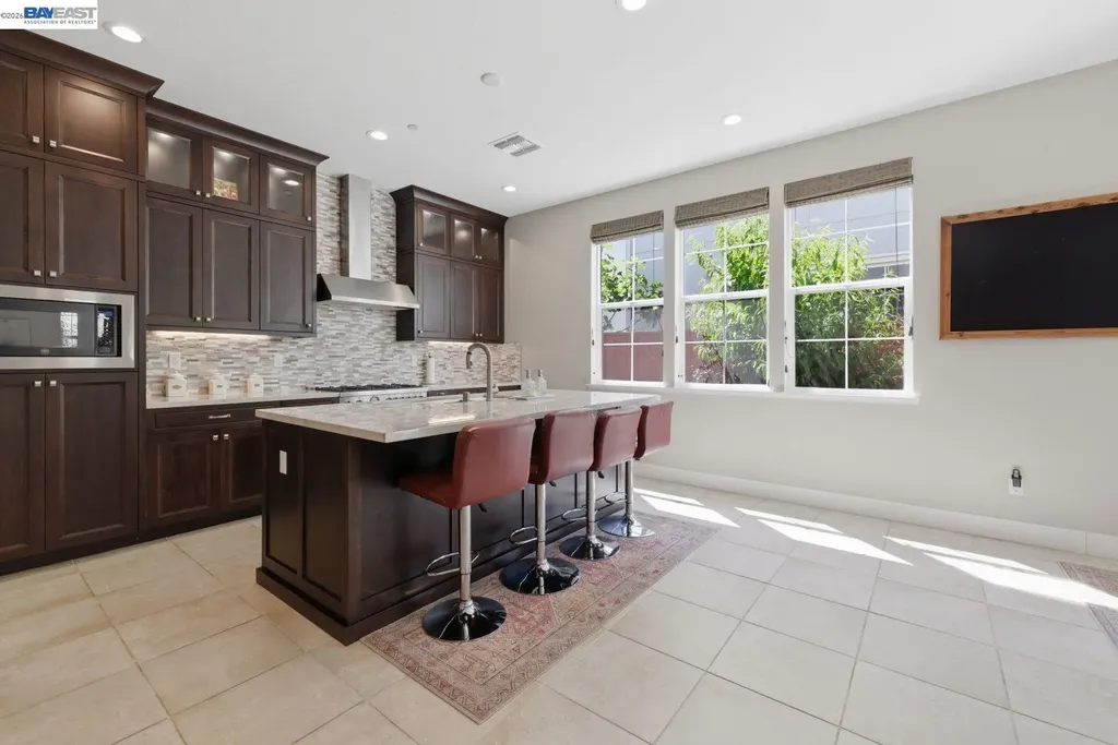 37515 Sea Bank Street Newark CA 94560