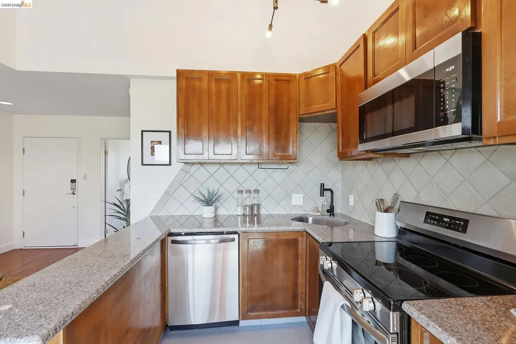 3 Embarcadero Oakland CA 94607