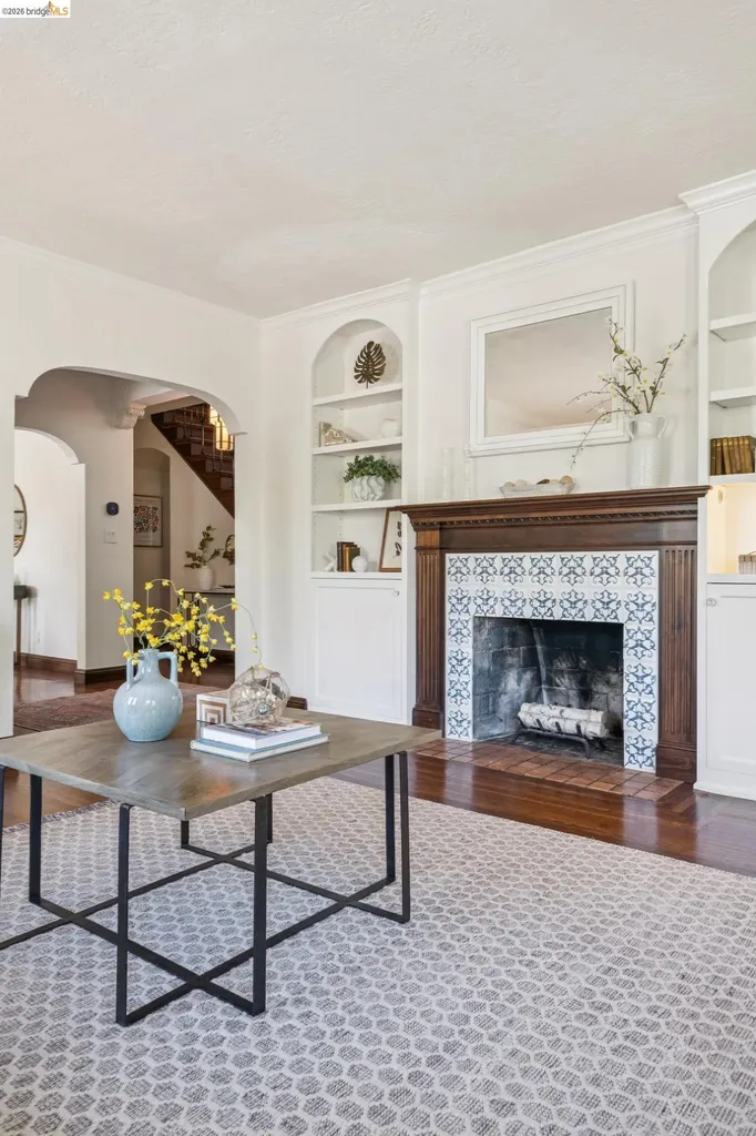 6080 Ocean View Drive Oakland CA 94618