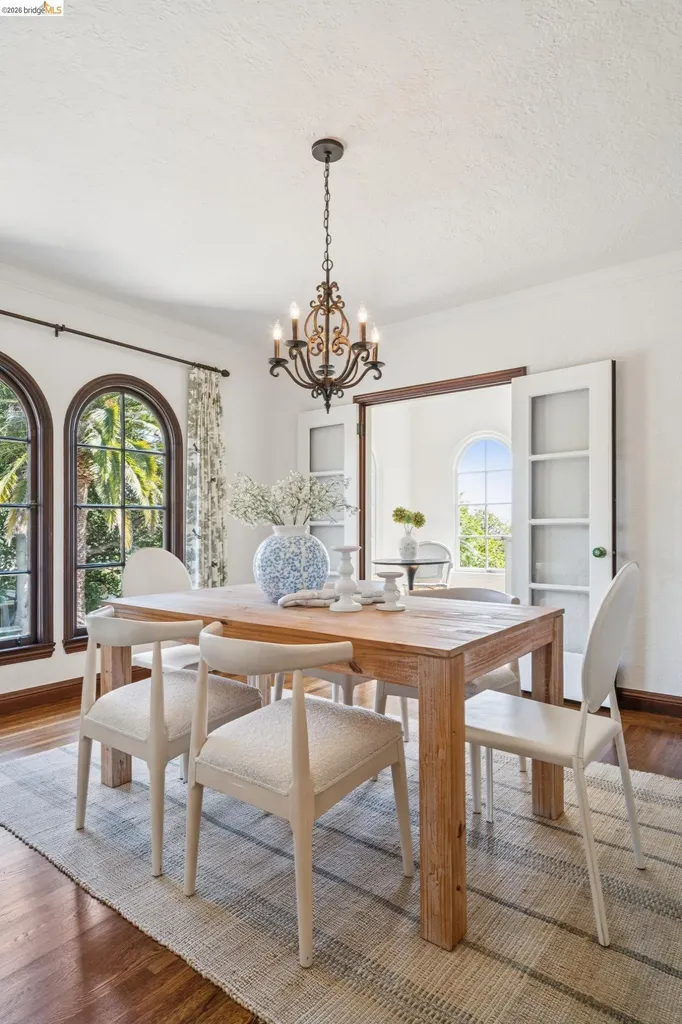 6080 Ocean View Drive Oakland CA 94618