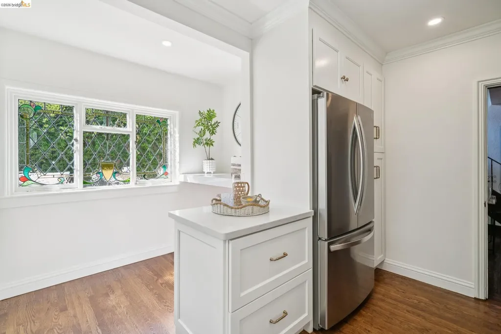 6080 Ocean View Drive Oakland CA 94618