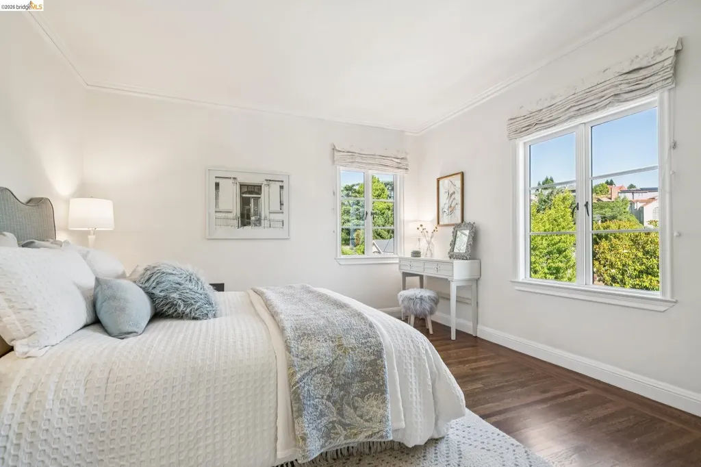 6080 Ocean View Drive Oakland CA 94618