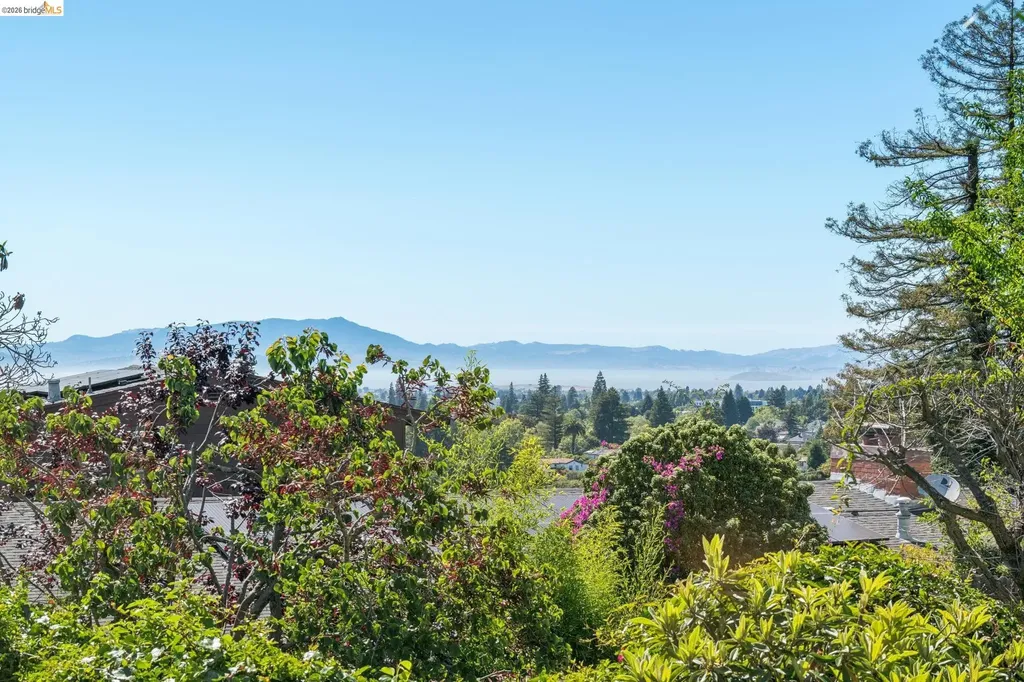 6080 Ocean View Drive Oakland CA 94618