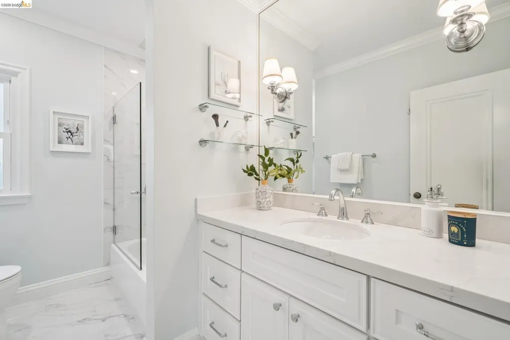 6080 Ocean View Drive Oakland CA 94618