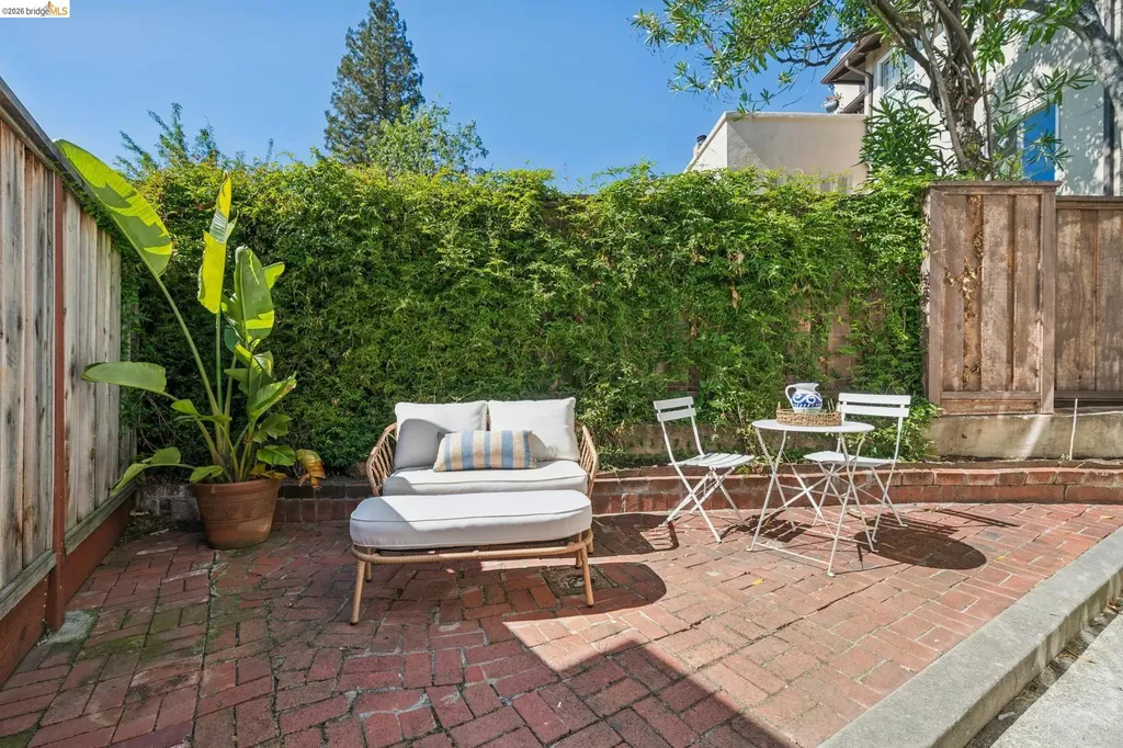 6080 Ocean View Drive Oakland CA 94618