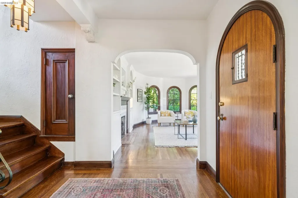 6080 Ocean View Drive Oakland CA 94618