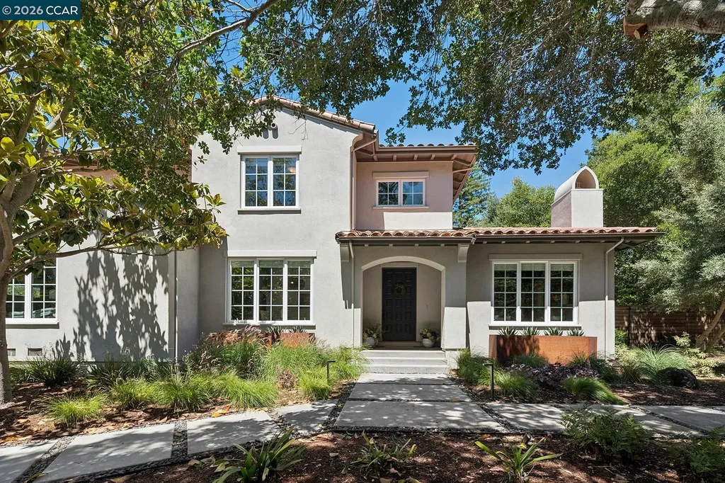 31 Sandy Court Orinda CA 94563