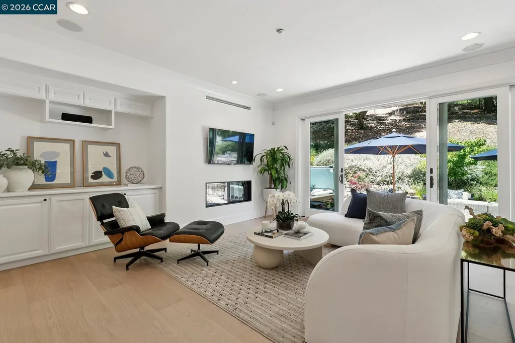 31 Sandy Court Orinda CA 94563
