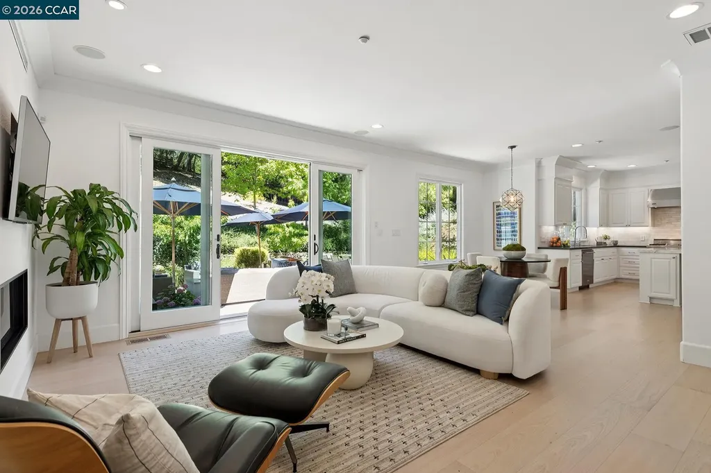 31 Sandy Court Orinda CA 94563