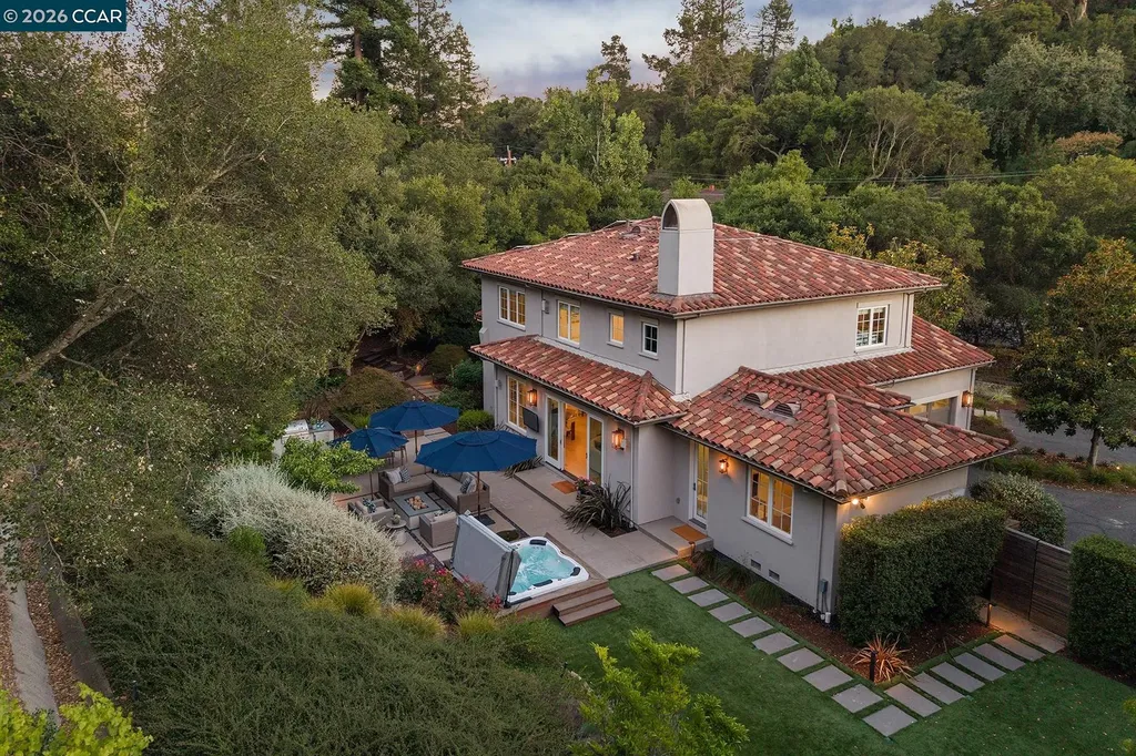 31 Sandy Court Orinda CA 94563