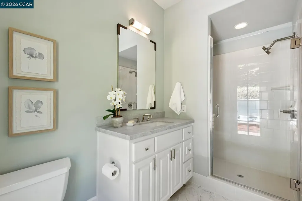 31 Sandy Court Orinda CA 94563