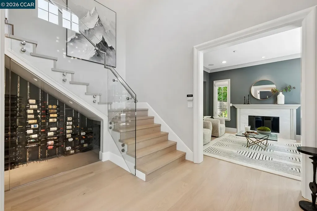 31 Sandy Court Orinda CA 94563