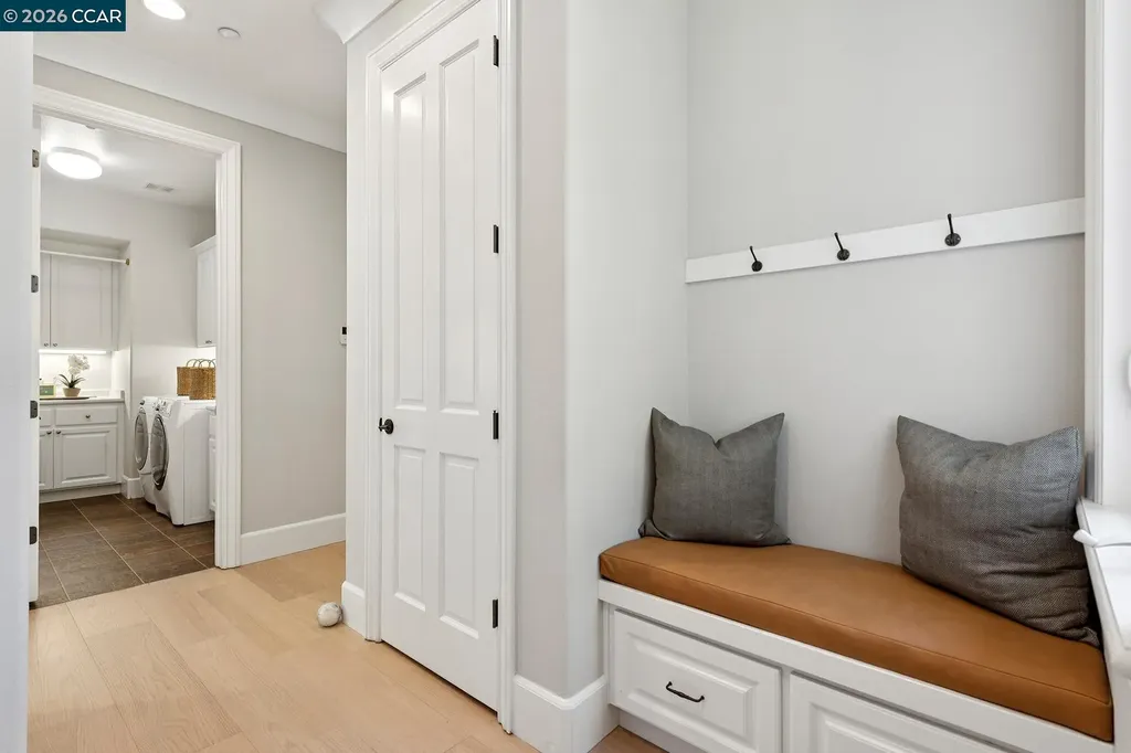 31 Sandy Court Orinda CA 94563