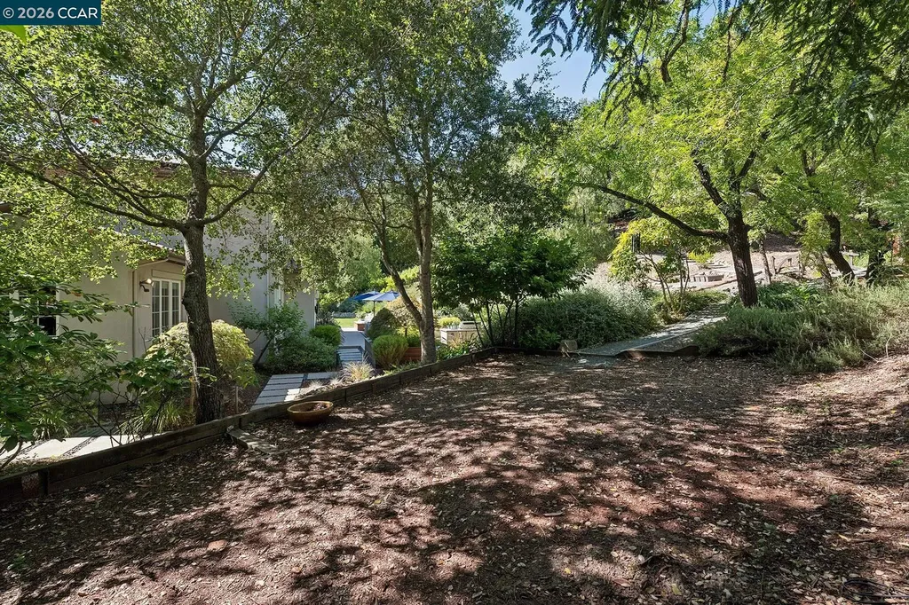 31 Sandy Court Orinda CA 94563