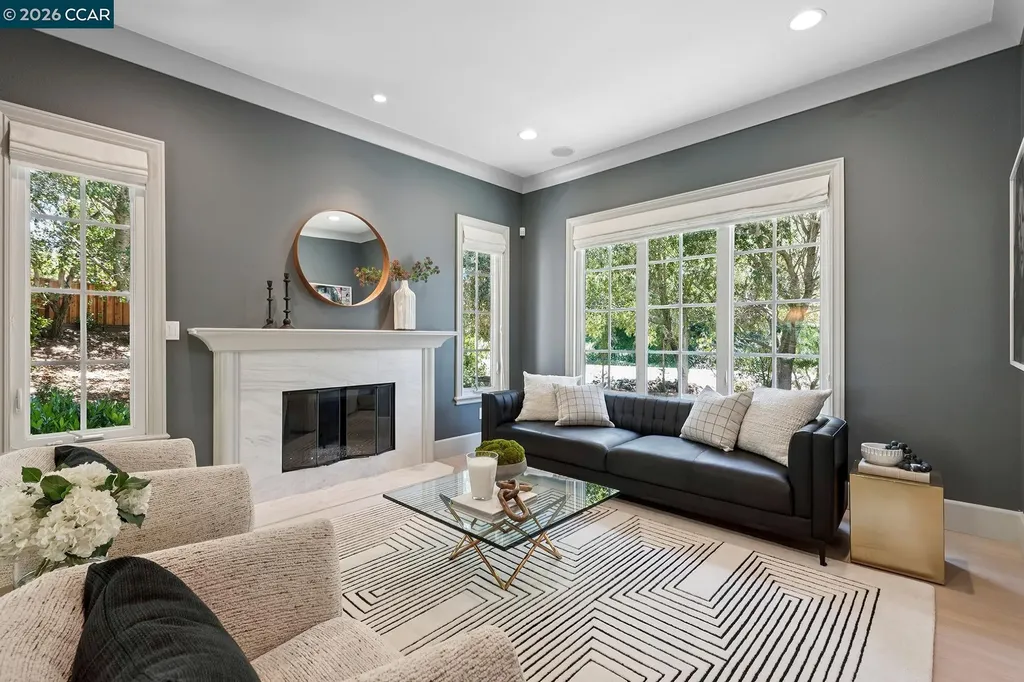 31 Sandy Court Orinda CA 94563
