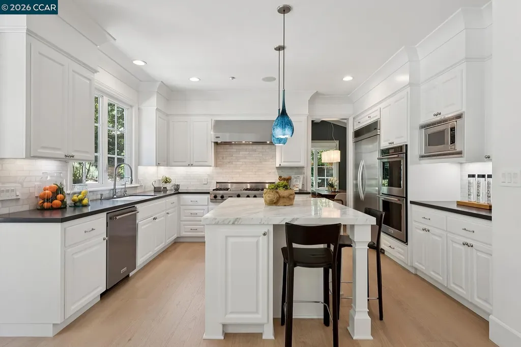 31 Sandy Court Orinda CA 94563