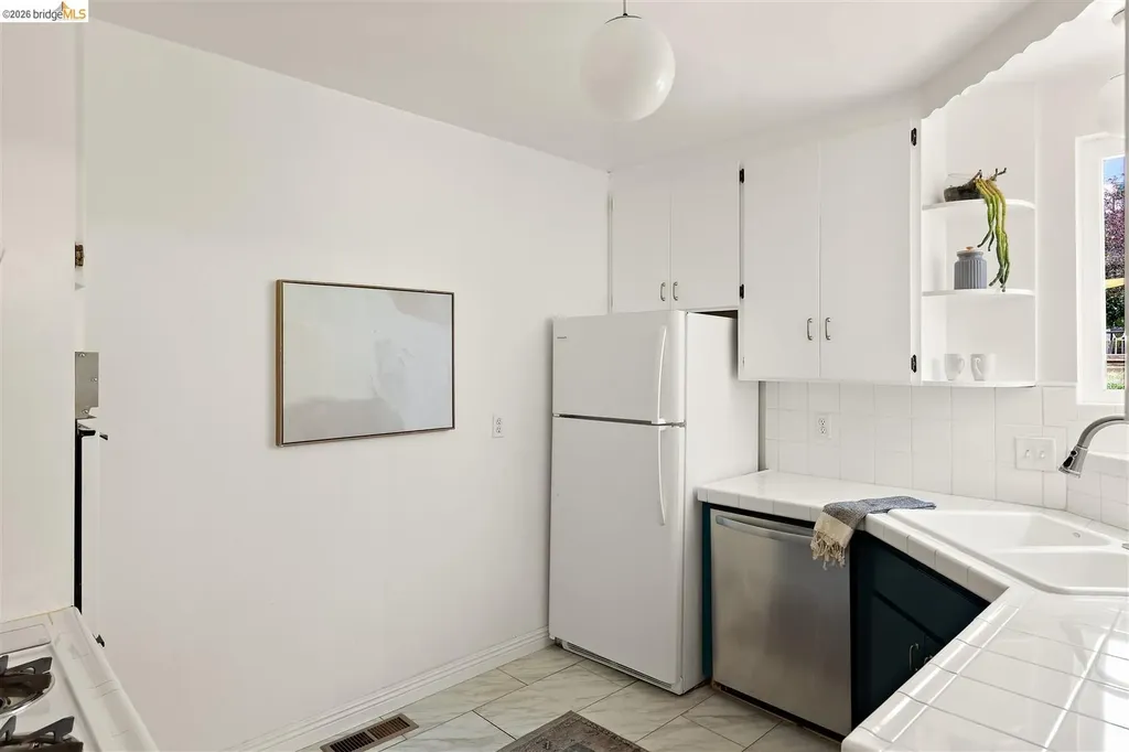 4546 Virginia Avenue Oakland CA 94619