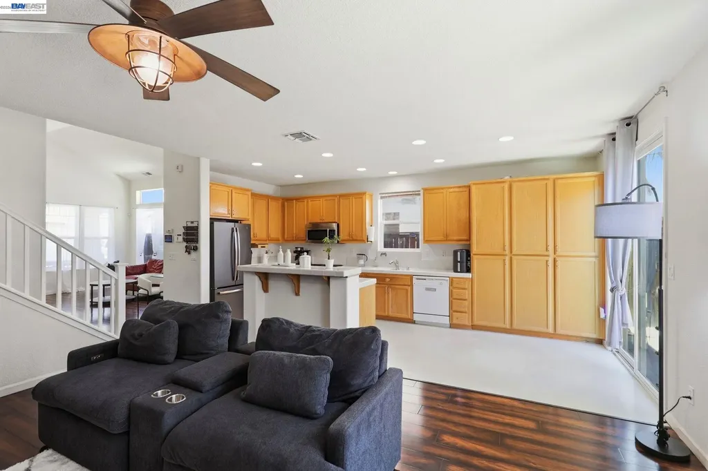 1205 Nellis Court Pittsburg CA 94565
