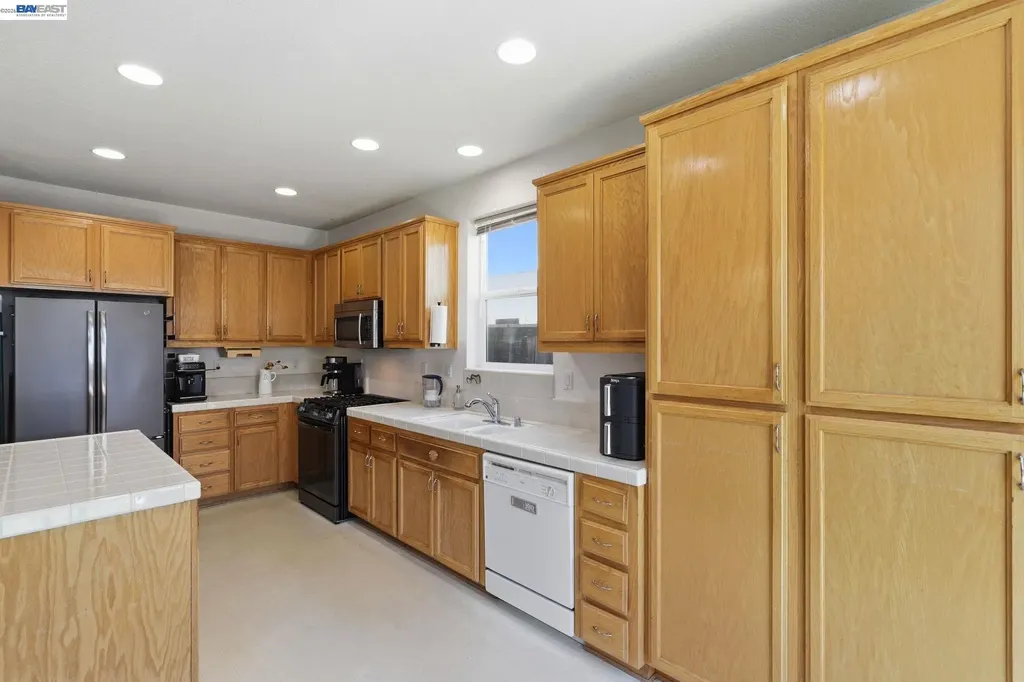 1205 Nellis Court Pittsburg CA 94565