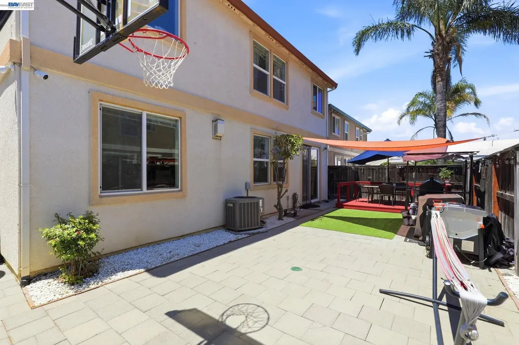 1205 Nellis Court Pittsburg CA 94565