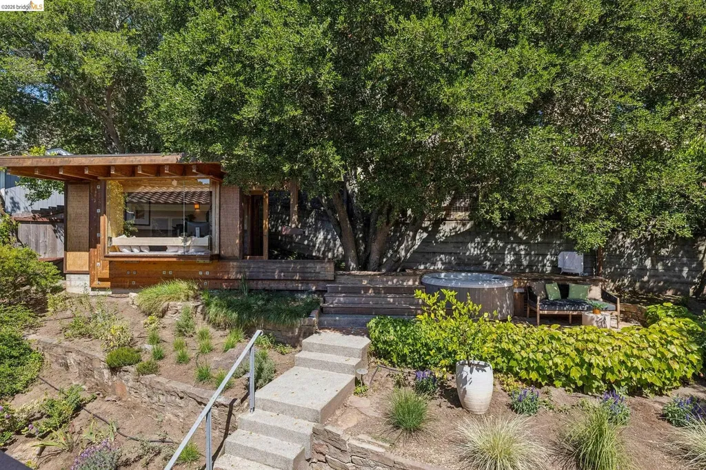 122 Vicente Road Berkeley CA 94705