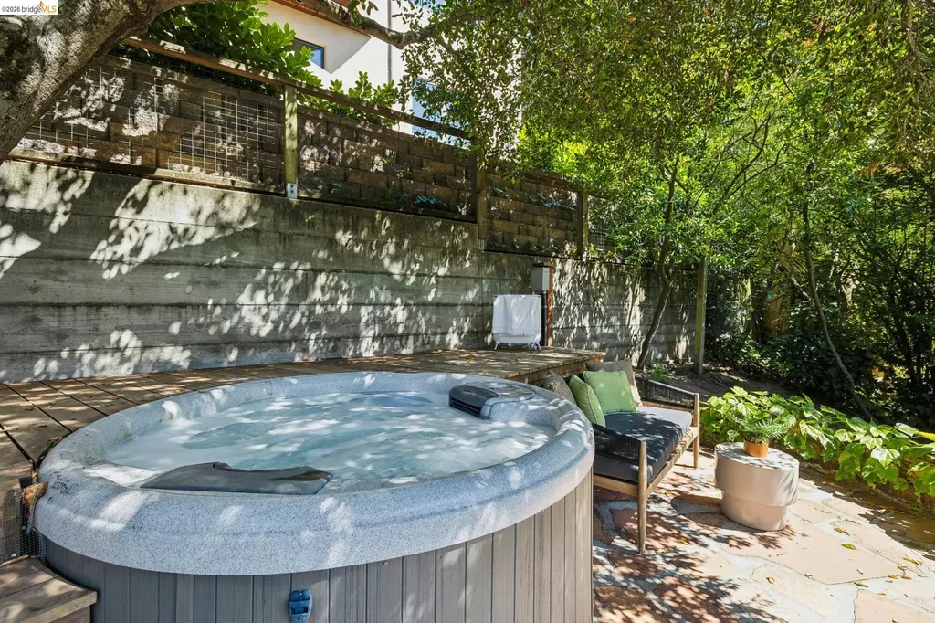 122 Vicente Road Berkeley CA 94705