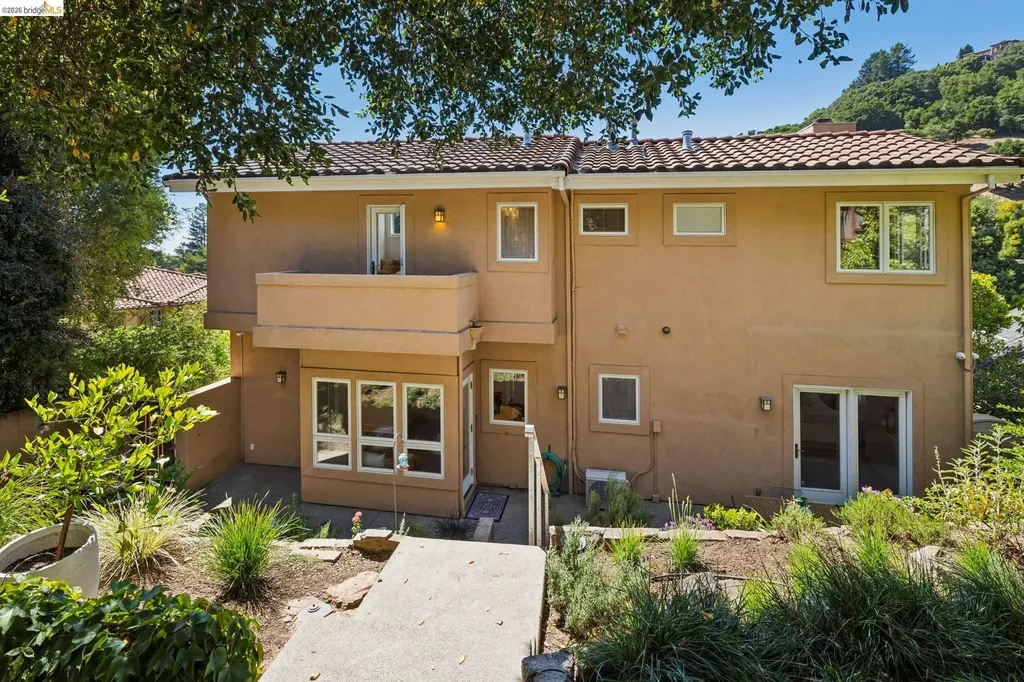 122 Vicente Road Berkeley CA 94705