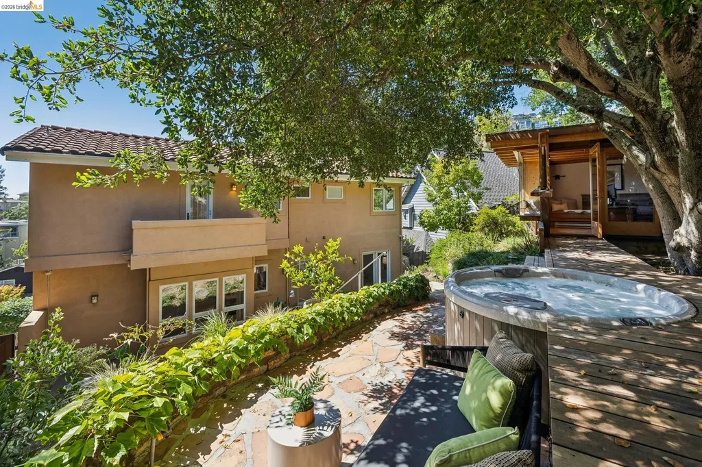 122 Vicente Road Berkeley CA 94705