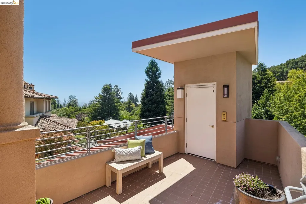 122 Vicente Road Berkeley CA 94705
