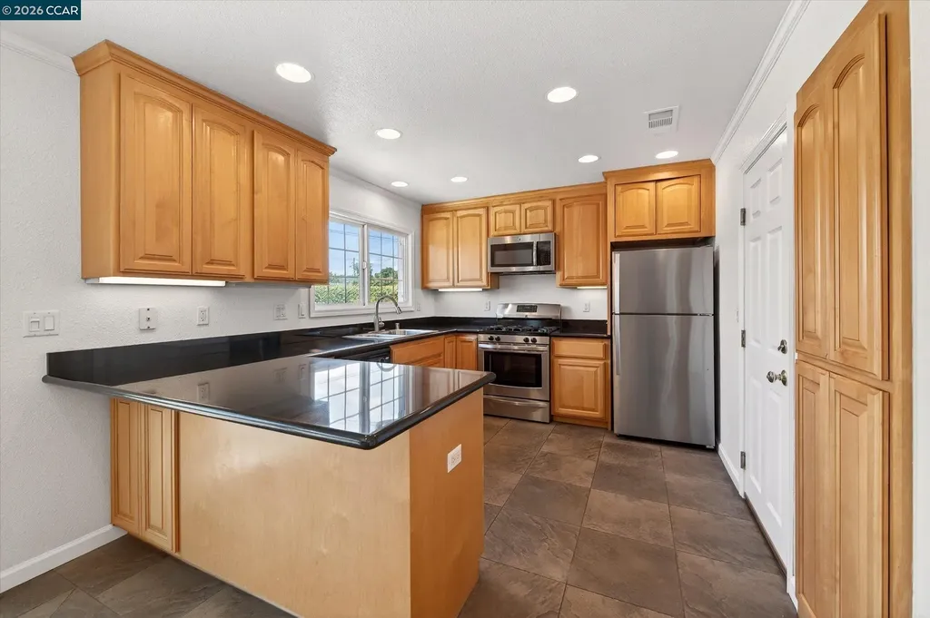 8271 Cavalier Lane Dublin CA 94568