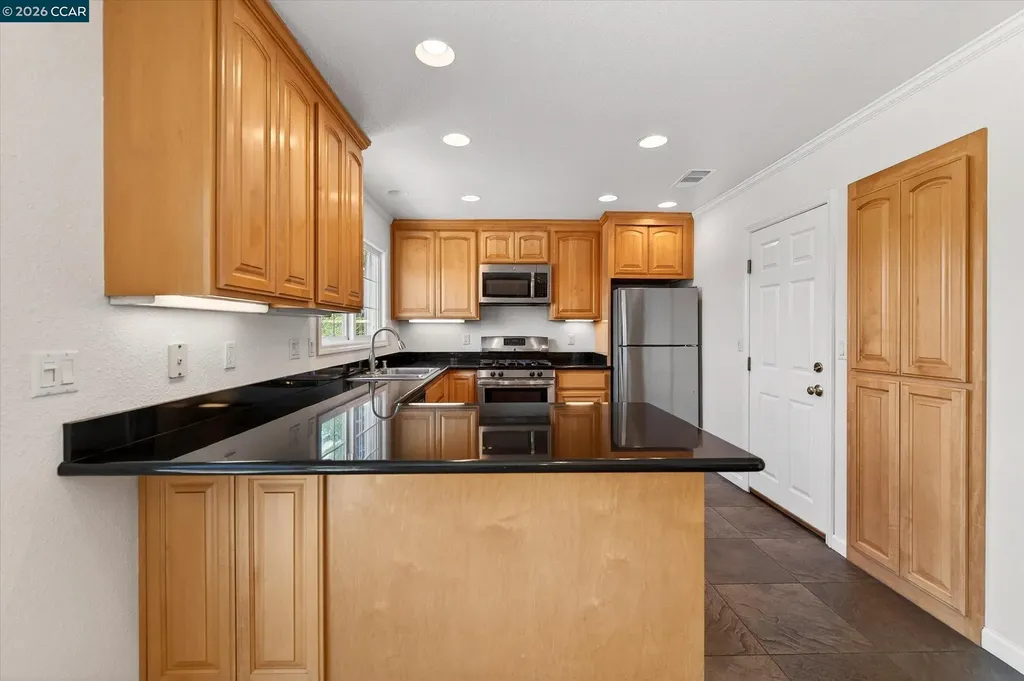 8271 Cavalier Lane Dublin CA 94568