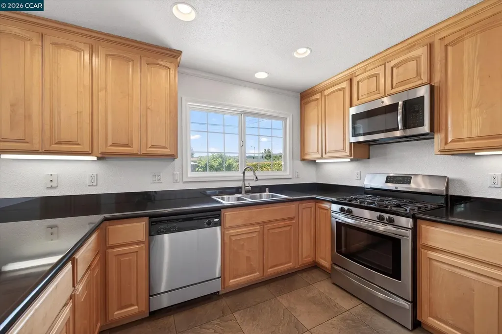 8271 Cavalier Lane Dublin CA 94568