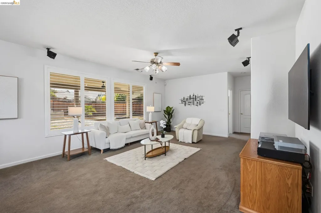 59 Glen Canyon Court Pittsburg CA 94565