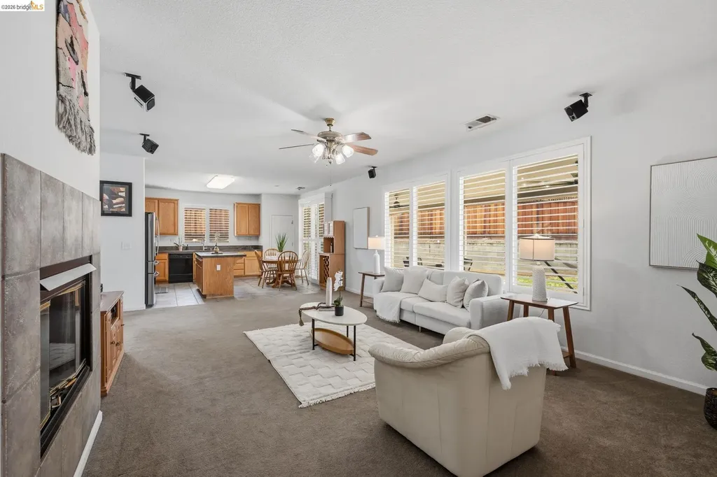 59 Glen Canyon Court Pittsburg CA 94565