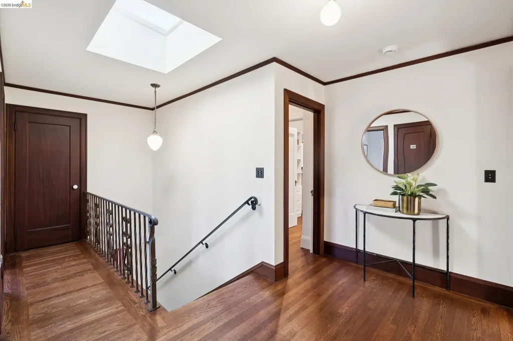 6019 Chabolyn Terrace Berkeley CA 94618