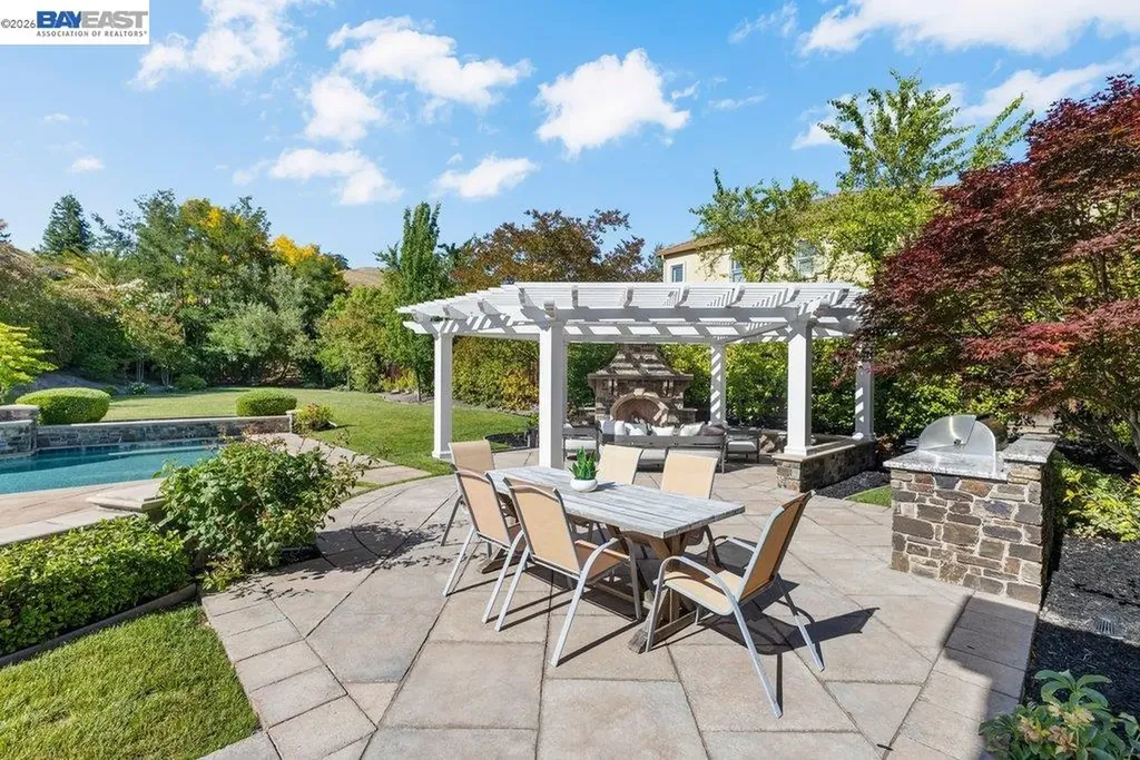 25 Treetop Terrace Alamo CA 94507
