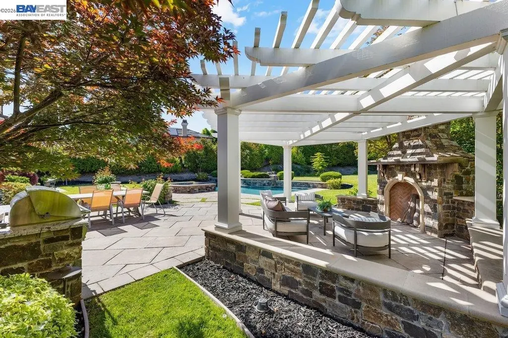 25 Treetop Terrace Alamo CA 94507