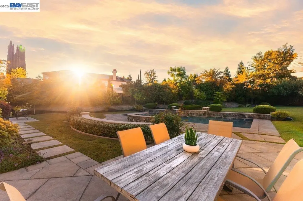 25 Treetop Terrace Alamo CA 94507