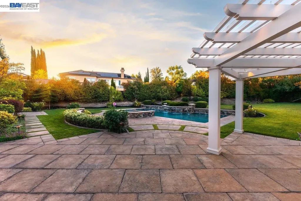25 Treetop Terrace Alamo CA 94507