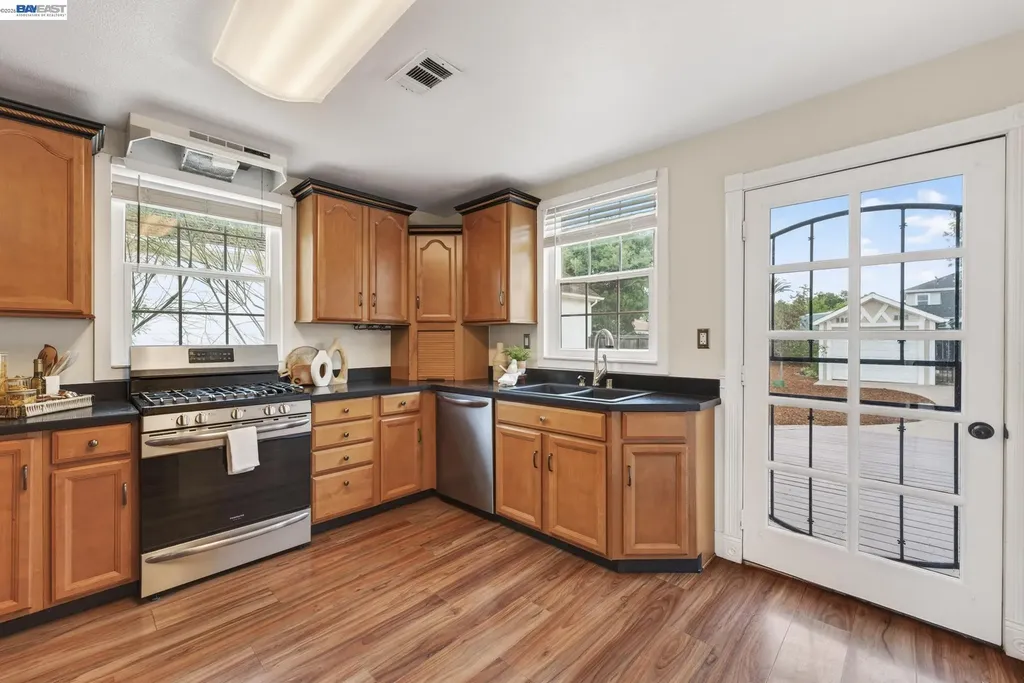838 I Street Livermore CA 94550
