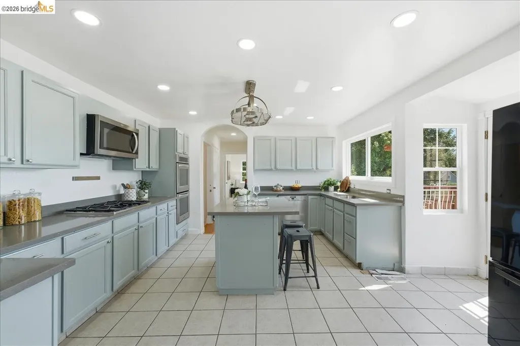 2721 Hidden Lane Hayward CA 94541