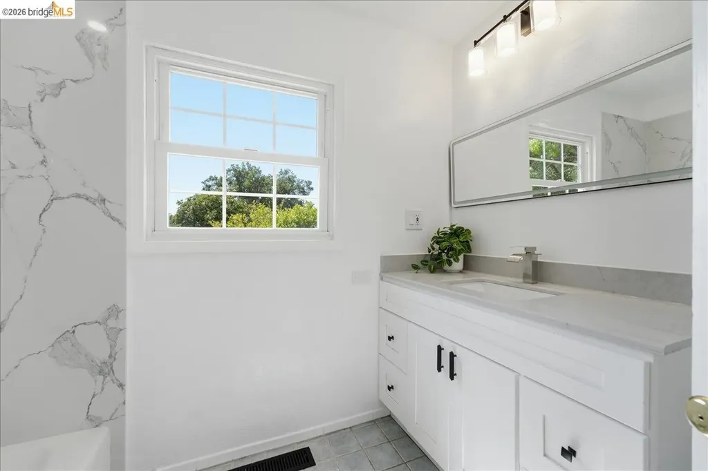2721 Hidden Lane Hayward CA 94541