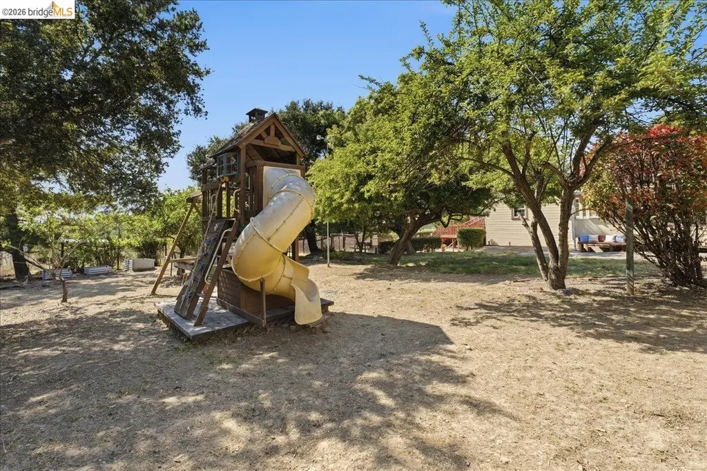 2721 Hidden Lane Hayward CA 94541