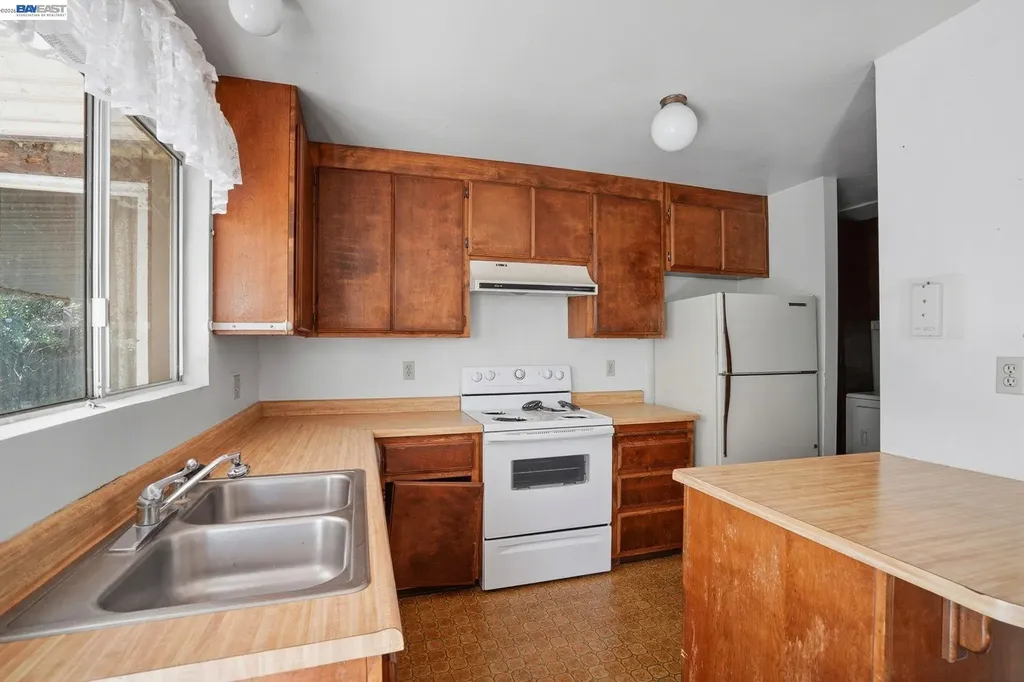 425 Coffield Avenue Napa CA 94558
