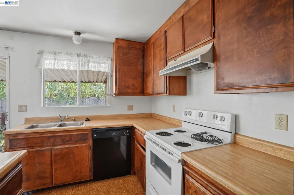 425 Coffield Avenue Napa CA 94558
